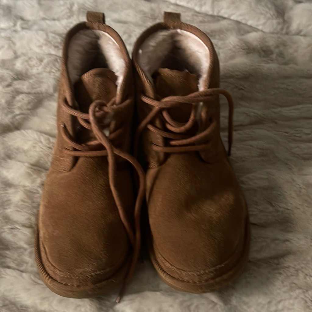 Tan Uggs Like New